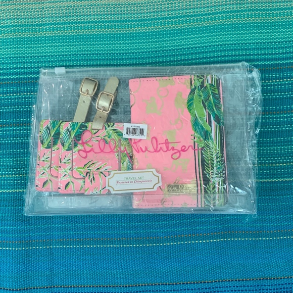 Lilly Pulitzer Accessories - Lilly Pulitzer Travel Set